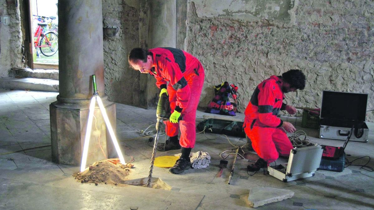 Kaple v Nymburce odhalila podzemí